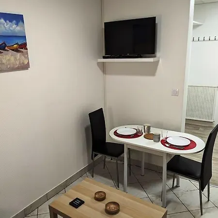 Paisible - Proche Palais Des Sports Et Zenith Apartamento