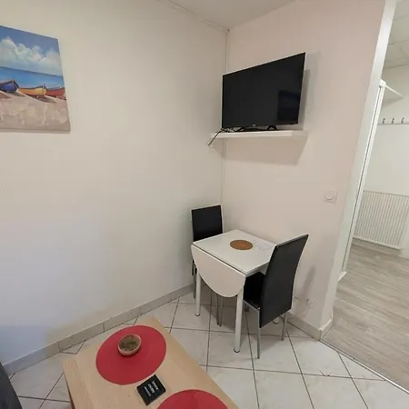 Paisible - Proche Palais Des Sports Et Zénith Appartamento *