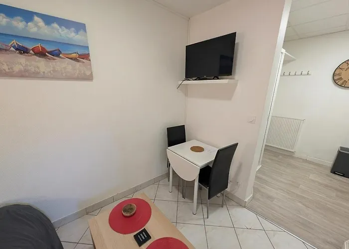 Paisible - Proche Palais Des Sports Et Zénith Appartamento *